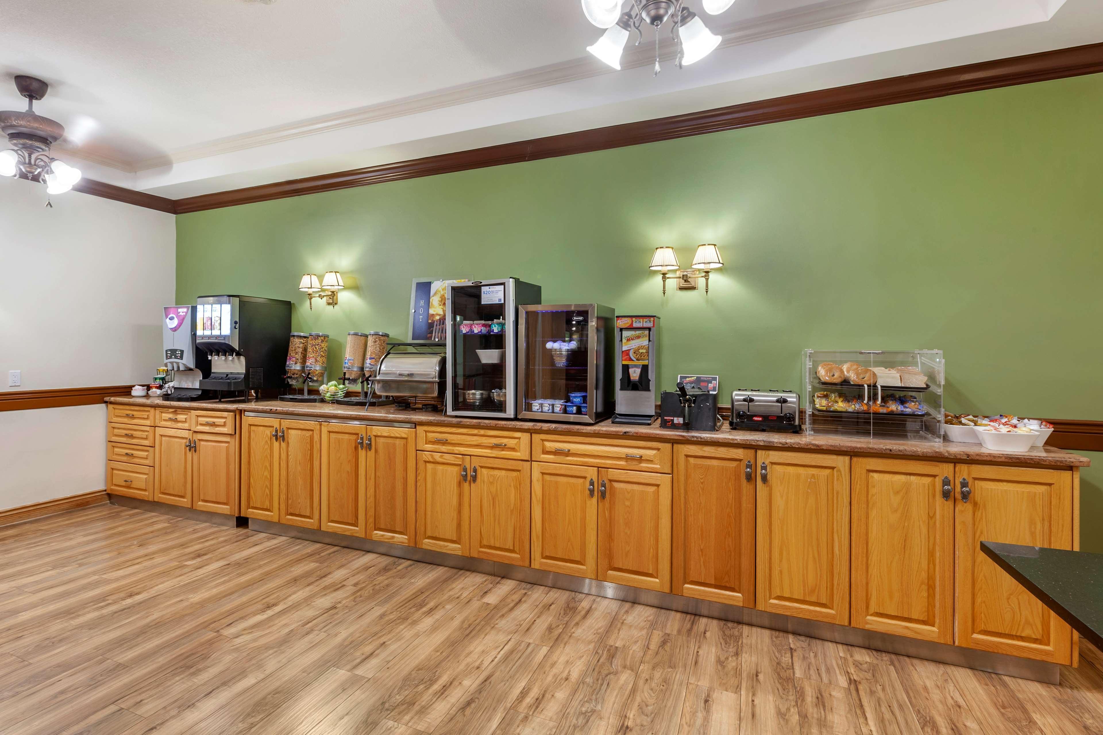 Surestay Plus Hotel By Best Western Кінкардайн Екстер'єр фото