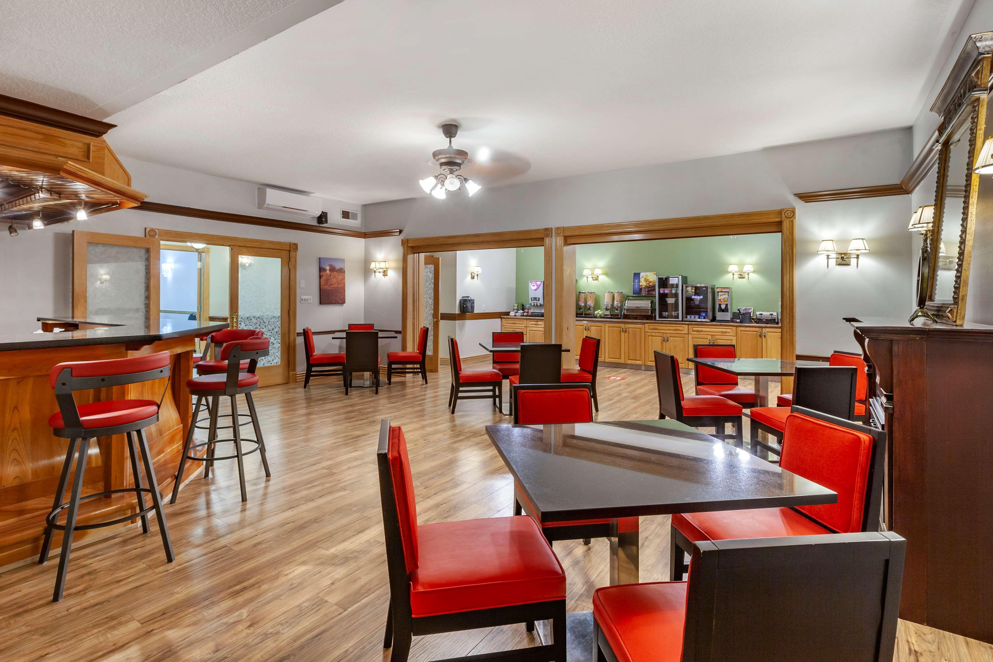 Surestay Plus Hotel By Best Western Кінкардайн Екстер'єр фото